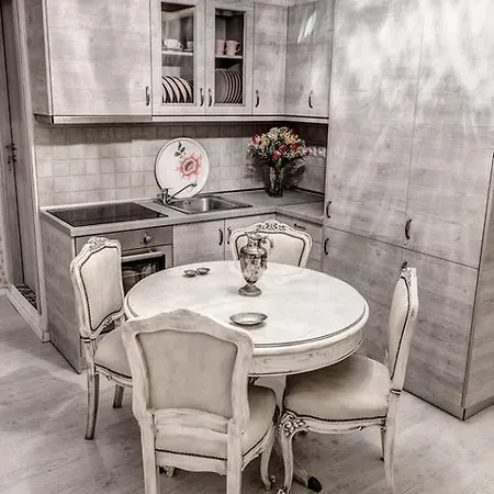 Bebeto Apartment *